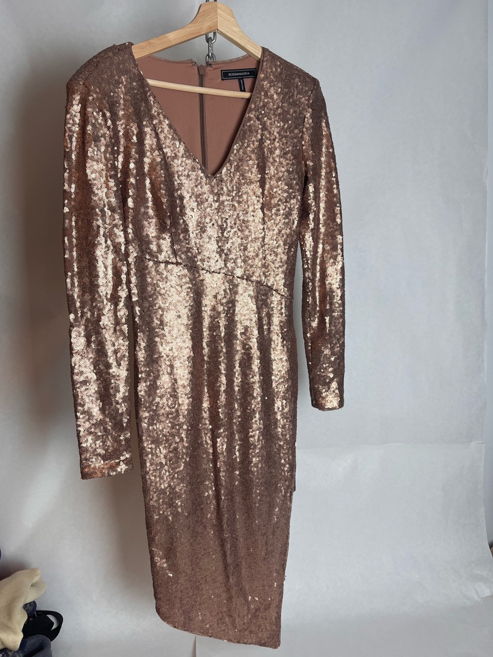 BCBGMaxAzria Rose Gold Sequin Long Sleeve V-Neck Dress
